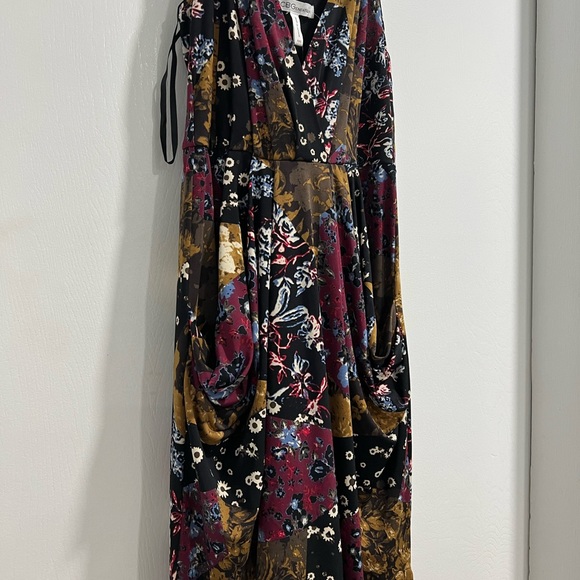 BCBGENERATION Faux Wrap Midi Dress Print - Picture 4 of 10